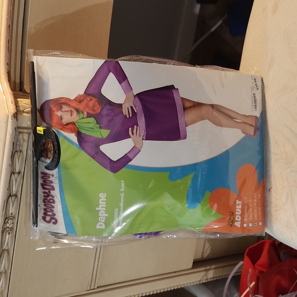 Spirit Halloween Daphne Costume - Picture 1 of 3